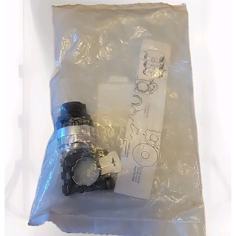 Cutler Hammer E22T0 Clear Illuminated Push Button 070110 New